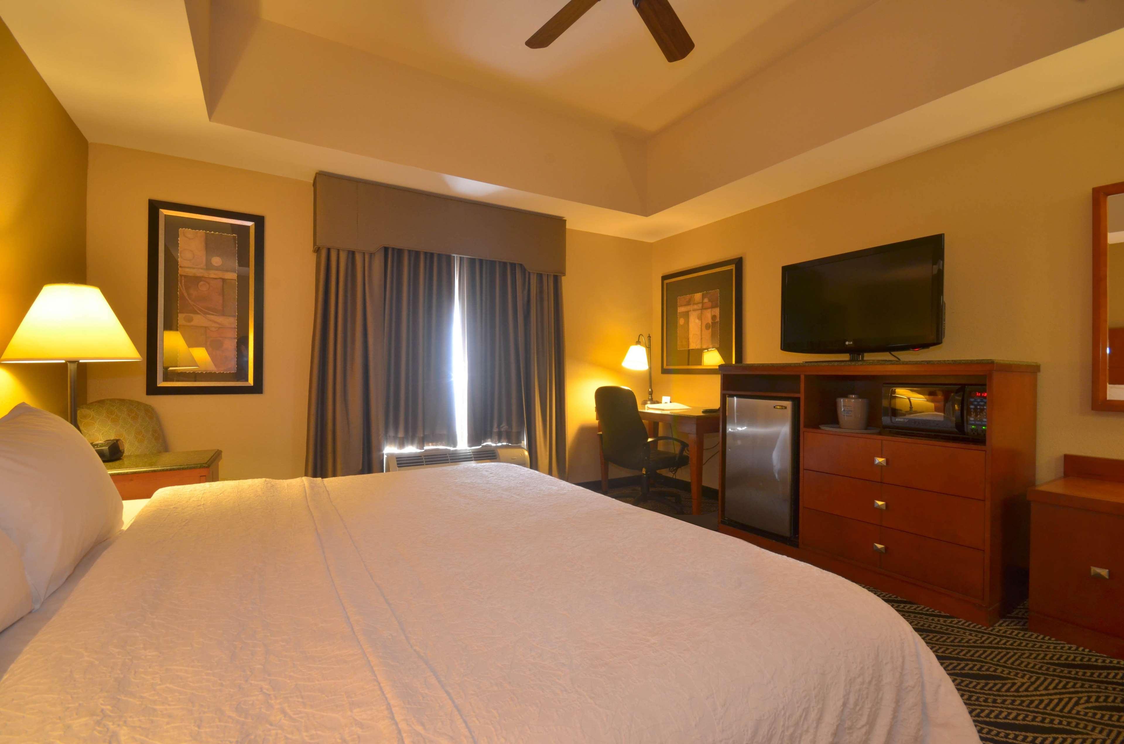 Hampton Inn Bryant Exteriör bild